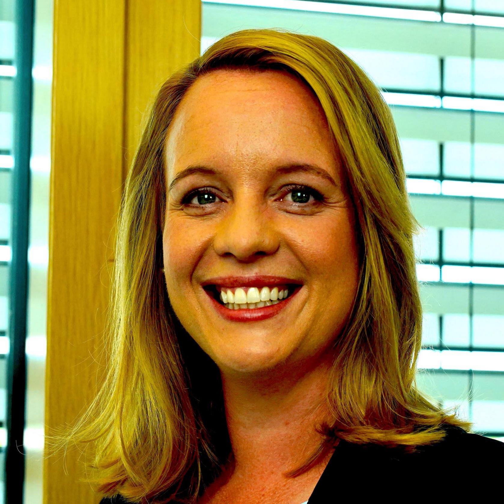 Porträt von Frau Annette Schwarz