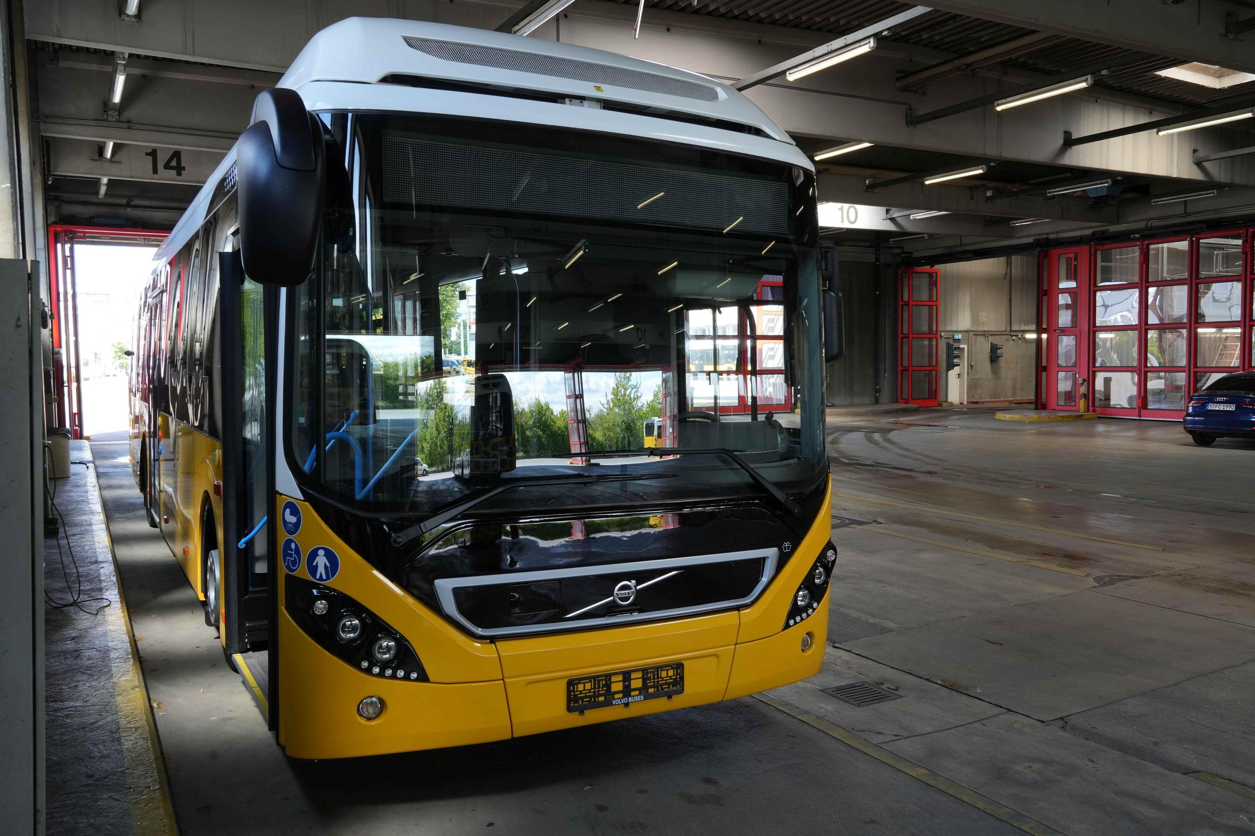 Volvo-Solobus mit Hybridantrieb