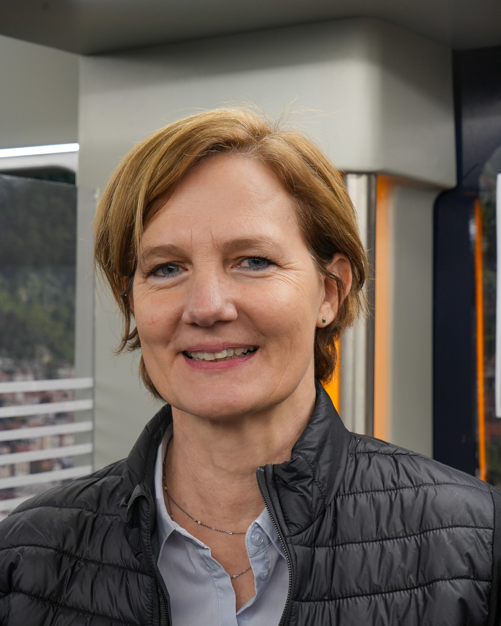 Projektleiterin Kirsten Krüger lächelt.