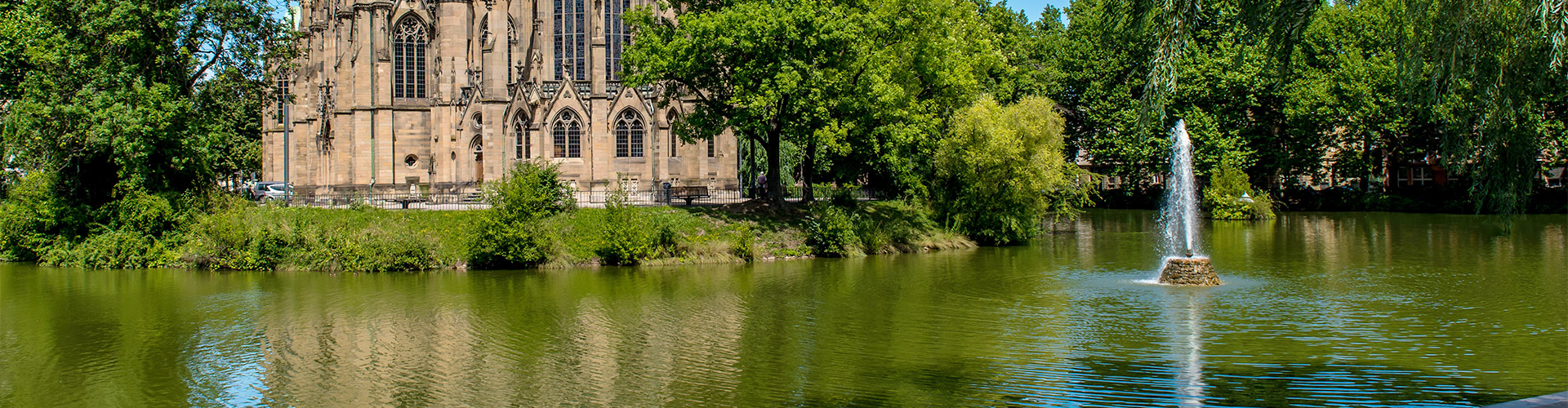 Stuttgarter Feuersee mit Johanneskirche